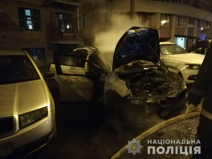 В Харькове неизвестные сожгли женщине Pe…