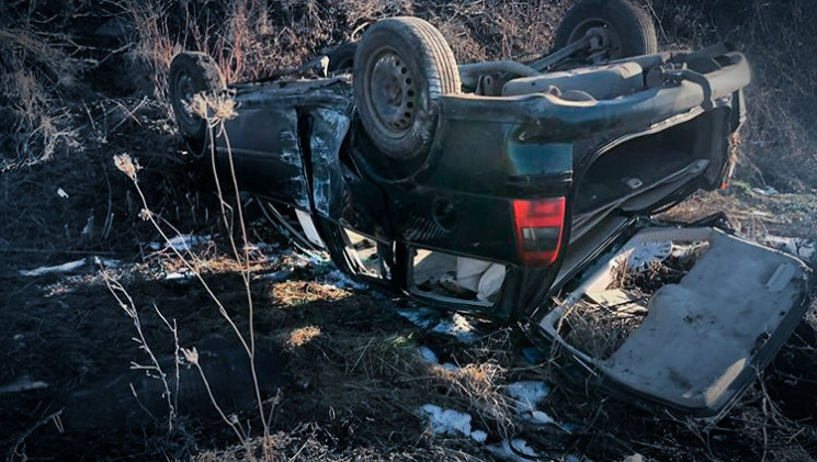 Родина з трьома дітьми перекинулась в кю…