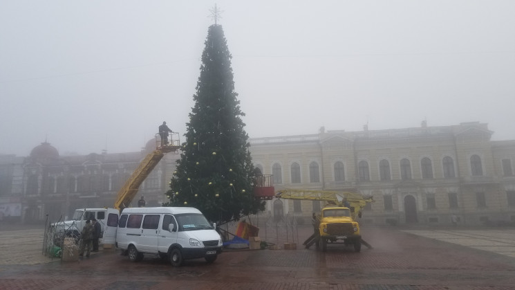 В Кропивницком демонтируют новогоднюю ел…