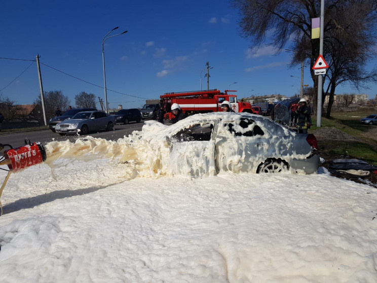 На Дніпропетровщині автомобіль врізався…