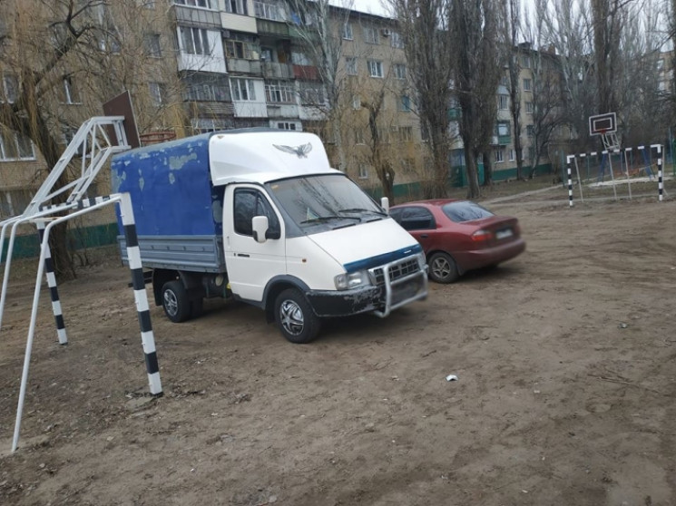 В Мелитополе "автохами" оккупировали фут…