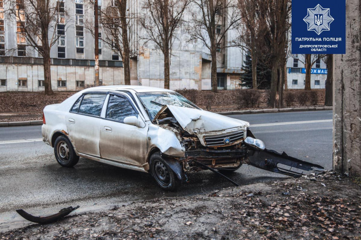 В Днепре свидетели надписью на грязи нав…