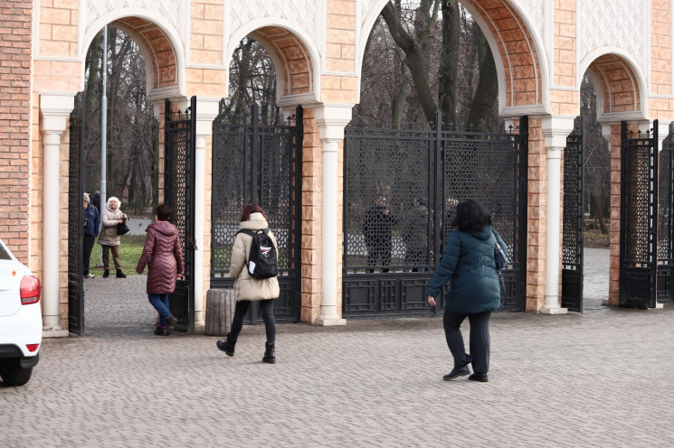 Одесситы не смогут попасть в зоопарк чер…