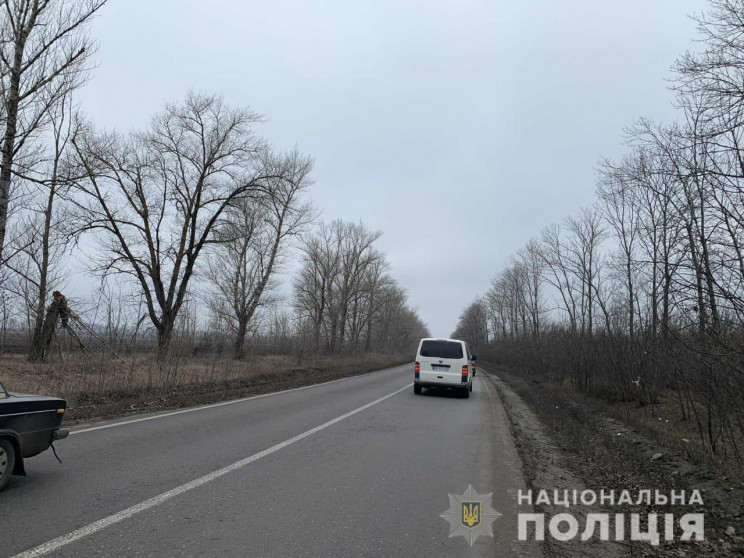 На Харьковщине водитель перевернул грузо…