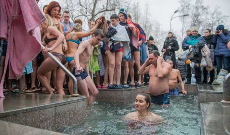 За харків’янами на Водохреща спостерігат…