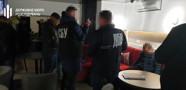 У Харкові прокурор отримав 3,5 тис. дола…