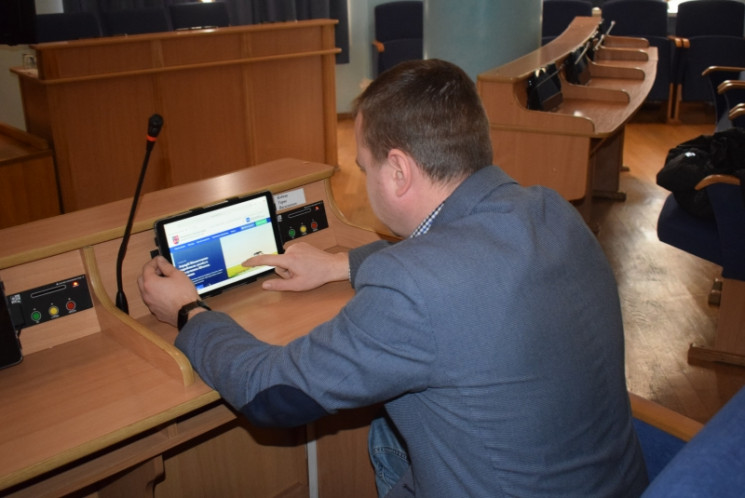 Вінницька обласна рада перейде на електр…