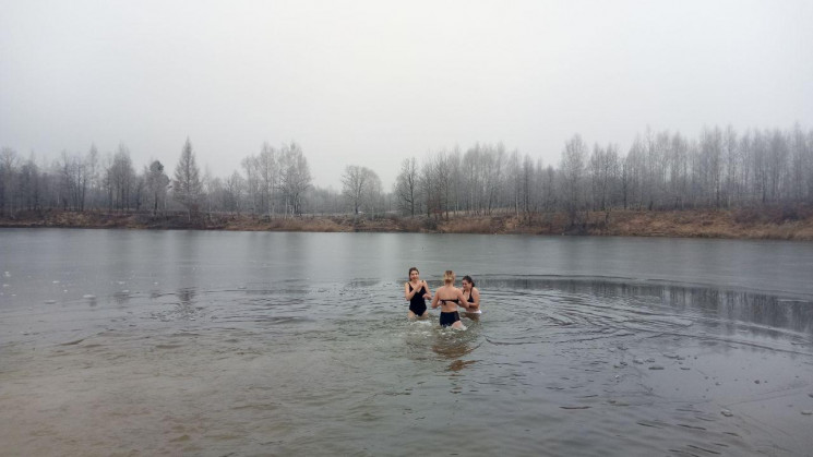 Як купалися у Трускавці на Водохреща 202…