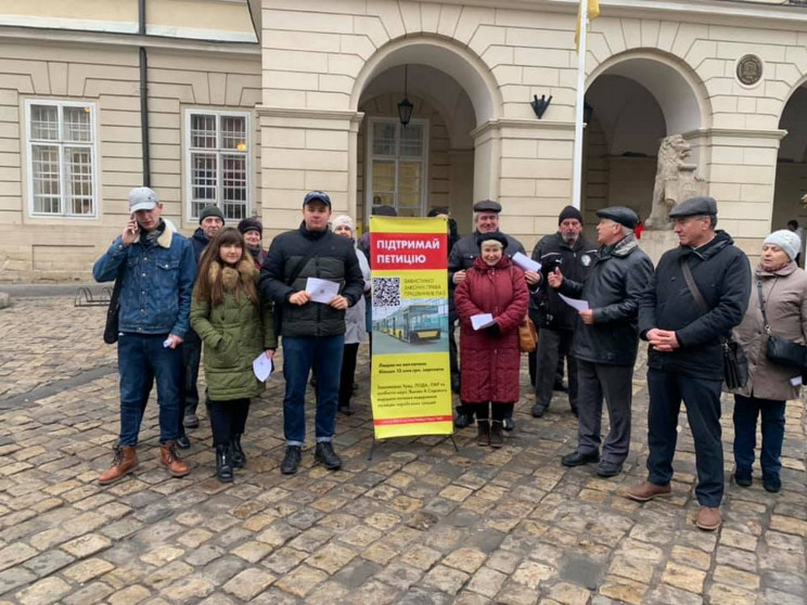 У Львові працівники ЛАЗ вимагають виплат…
