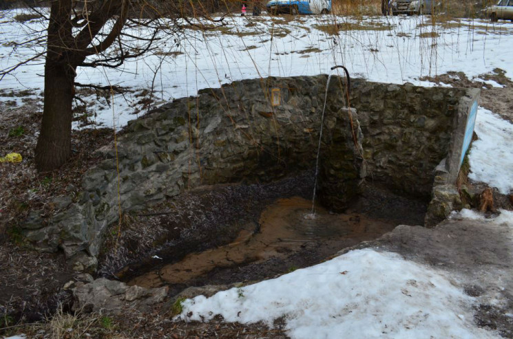 У чотирьох харківських джерелах вода неб…
