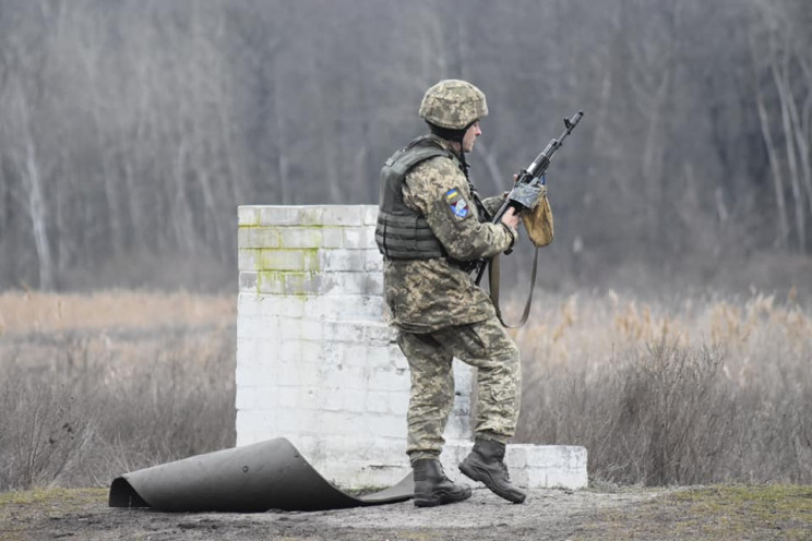 На полигоне рядом с Днепром учили стреля…