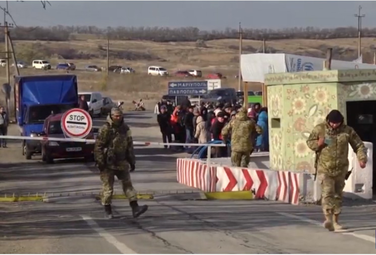 Боевики "ДНР" бросили людей ночевать в "…