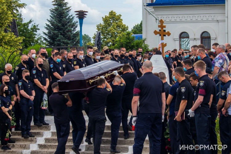 Похорон поліцейського у Дніпрі