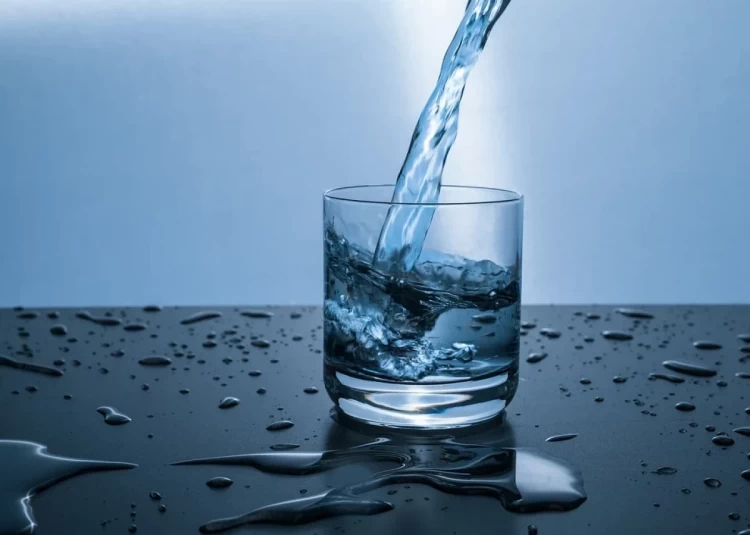 Вода у склянці 
