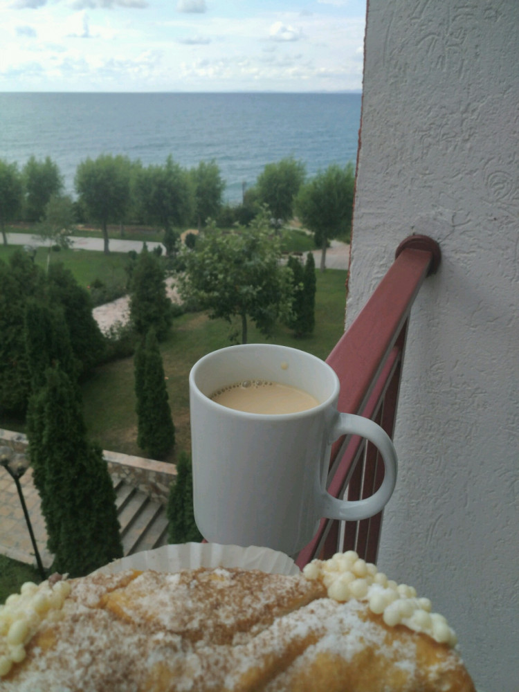 кава з видом на море у болгарії