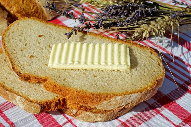 хліб з маслом
