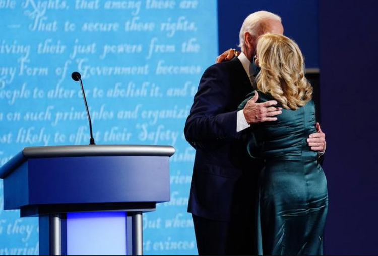 Дружини кандидатів у президенти США підтримали своїх чоловіків після дебатів.