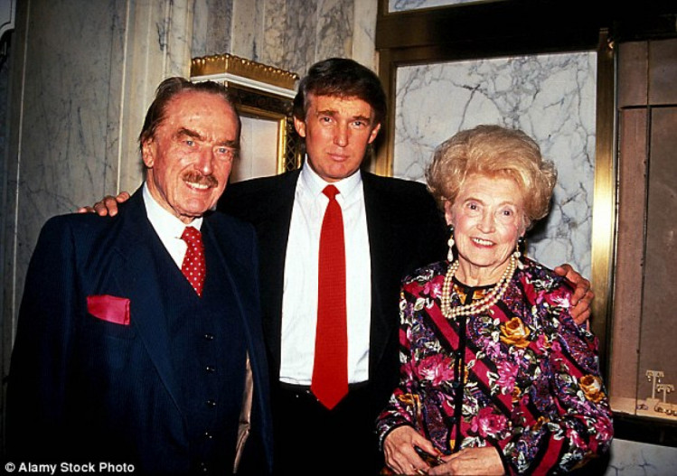 Трамп зі своїми батьками, 1992 рік
