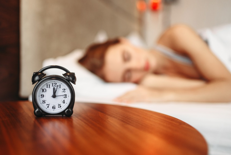 Ученые рекомендуют ложиться спать и просыпаться в одно и то же время