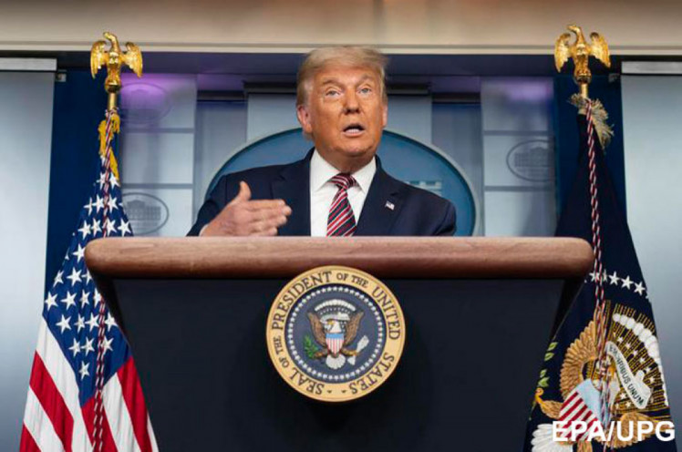 Президент США Дональд Дж. Трамп проводить брифінг у  Білому домі у Вашингтоні
