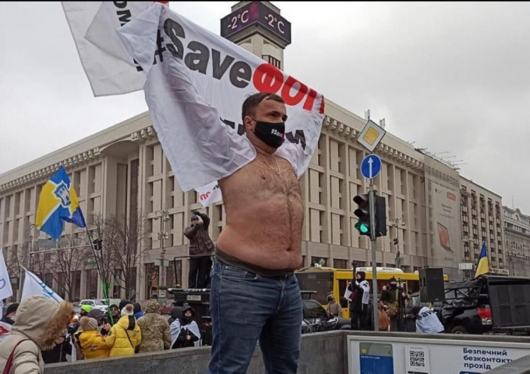На майдані ФОПів оголився протестувальник