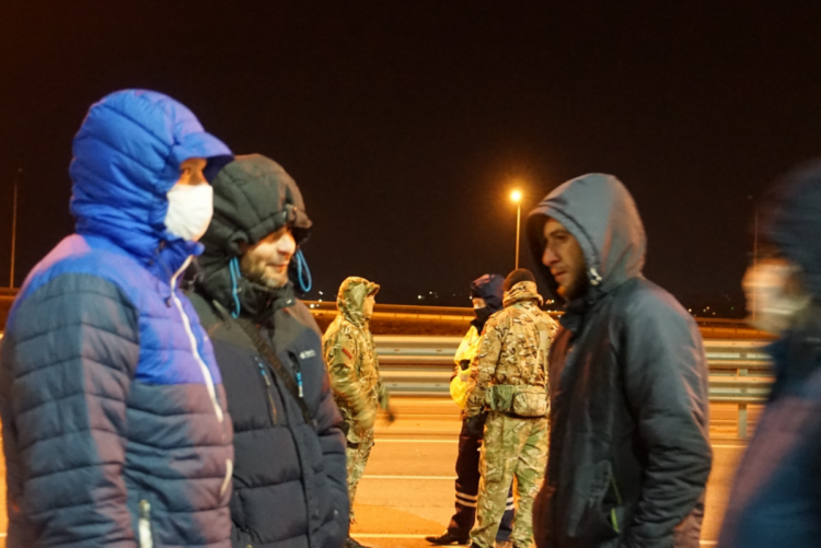 Затримання кримських татар на Керченському мосту 2