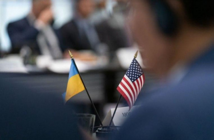 прапор України і США