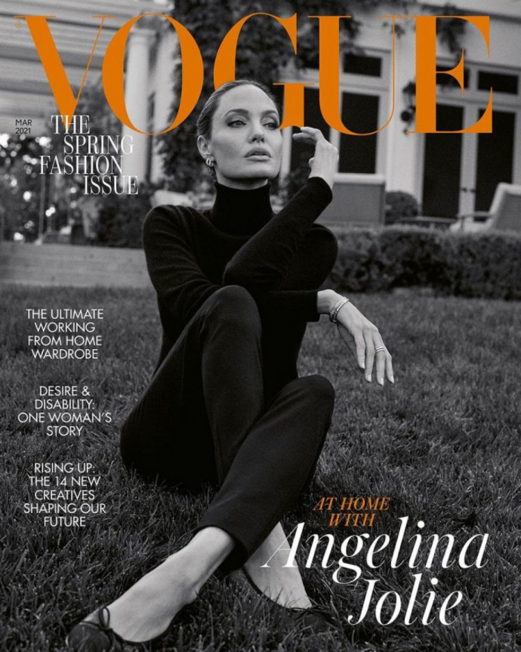 Джолі прикрасила Vogue