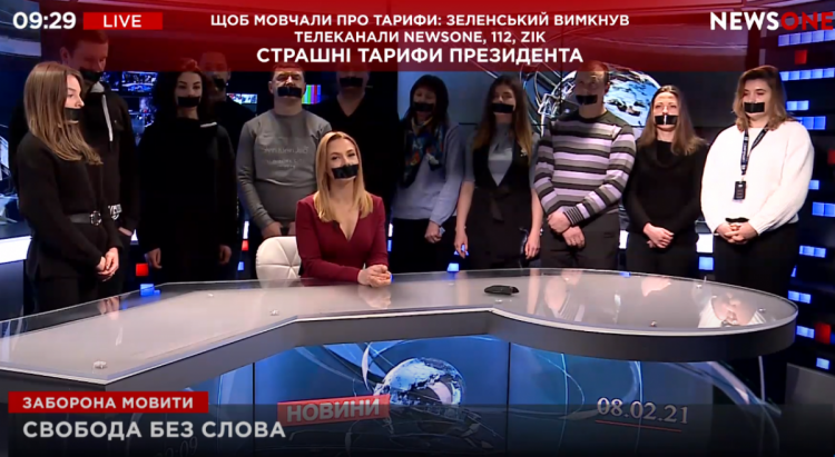 Журналісти каналів Медведчука заклеїли рота 2