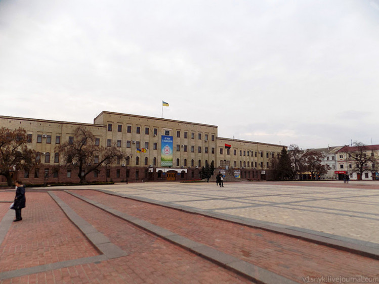 Площадь Героев Майдана — центральная площадь Кропивницкого