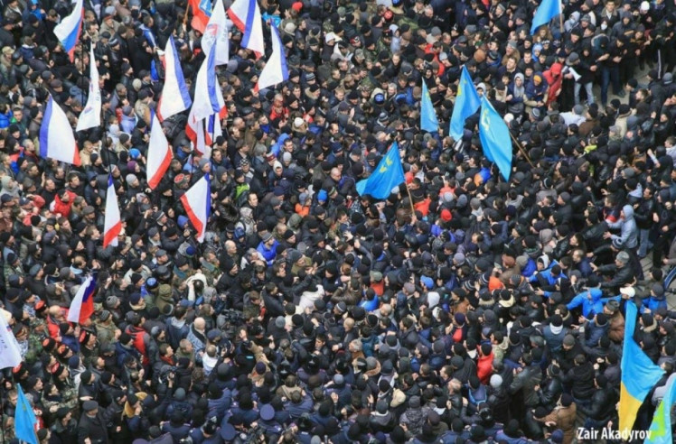 зіткнення кримських татар і проросійських активістів, мітинг 26 лютого в Сімферополі