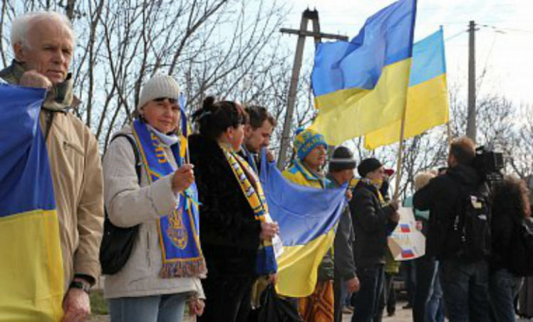 кримчани мітингують на підтримку цілісності України