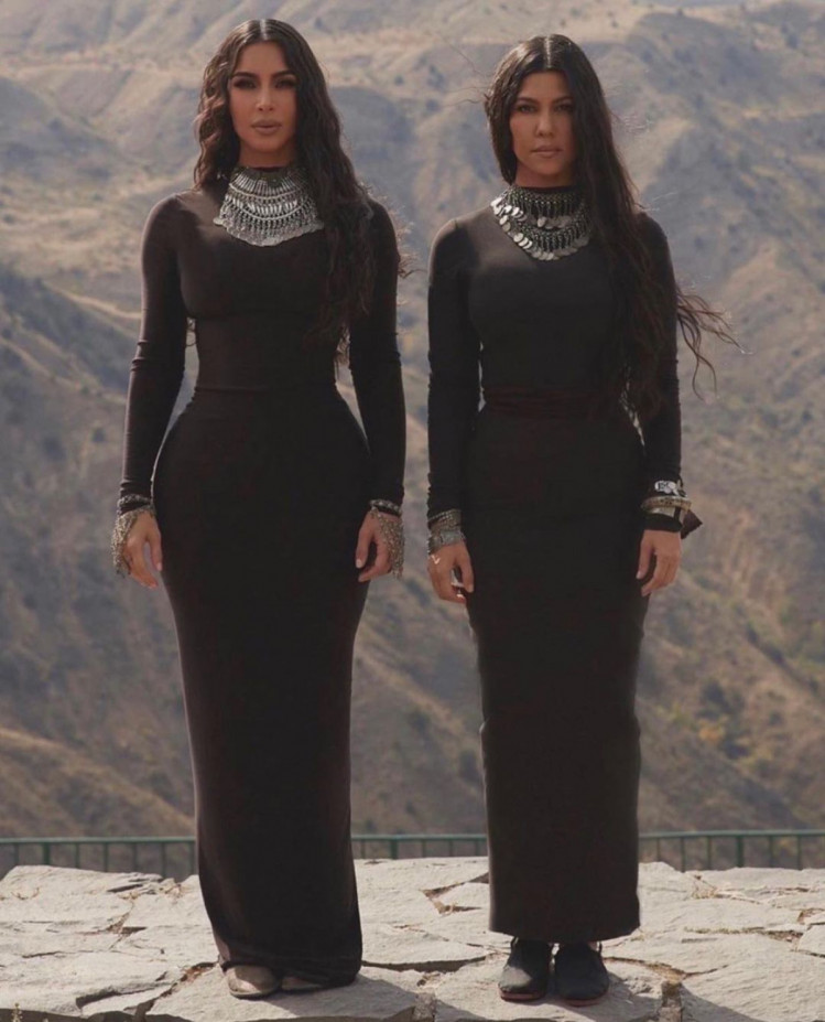 Ким и Кортни Кардашьян фото