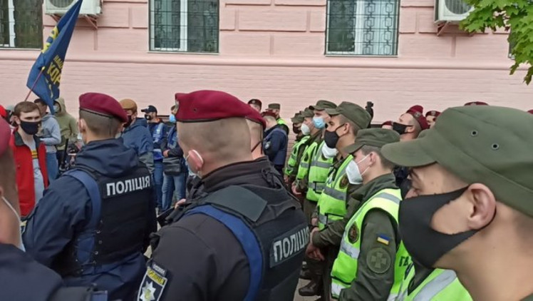 правоохранители под судом, где выбирают меру пресечения Медведчуку