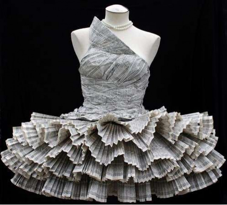 сукня з паперу