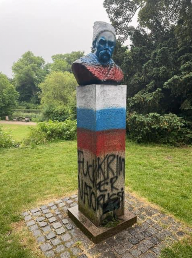 У Данії розмалювали пам"ятник Шевченкові