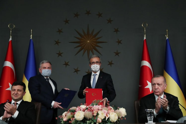 Зеленский и Эрдоган подписавшего меморандум о сотрудничестве