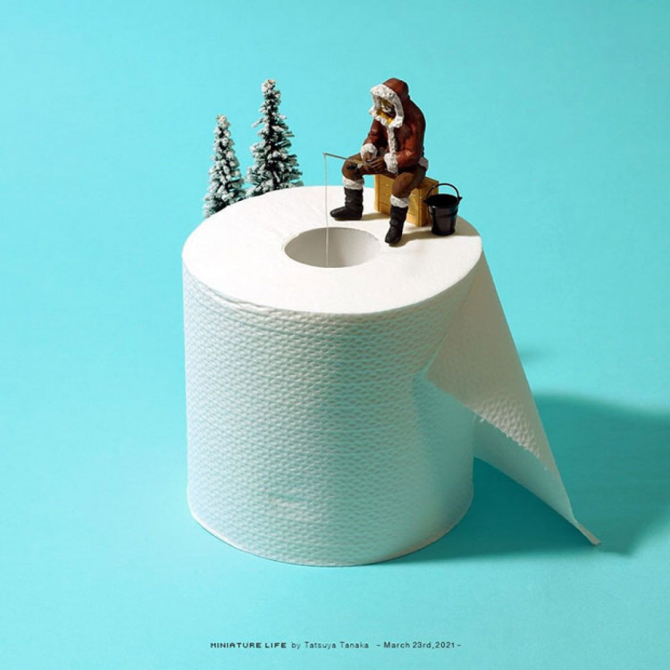 миниатюра Тацуя Танака рулон туалетной бумаги