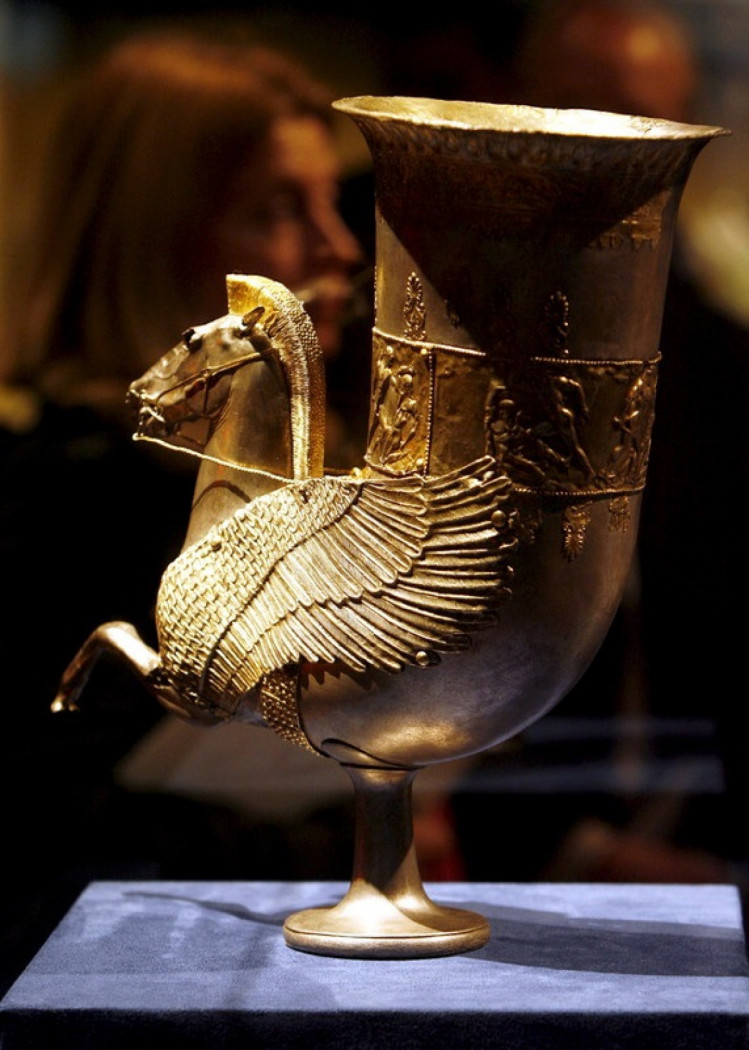 експонат з колекції скіфське золото, яка має повернутися в Україну12