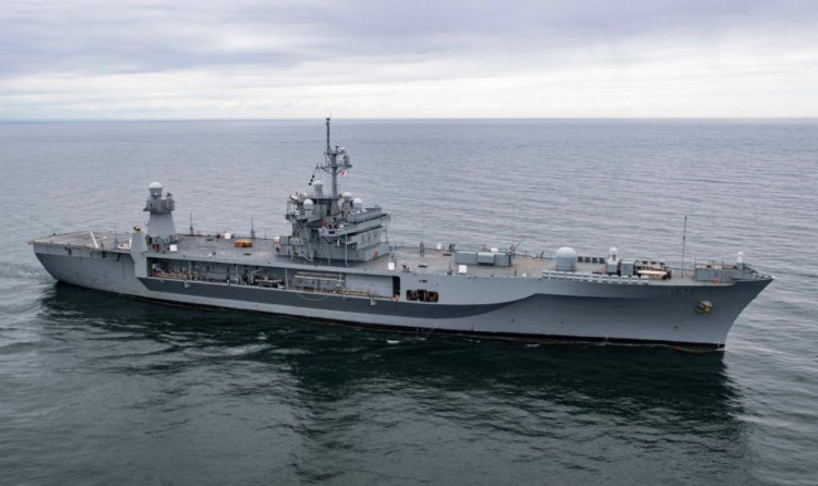 корабль США Mount Whitney в Черном море