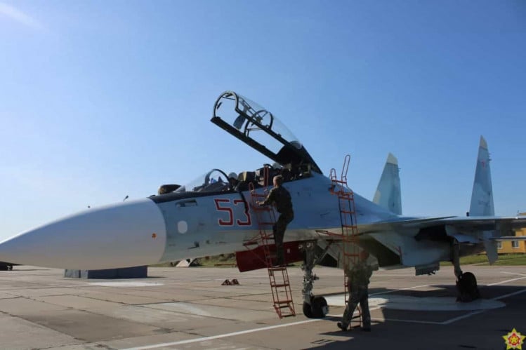 Российский Су-30 на аэродроме в Беларуси