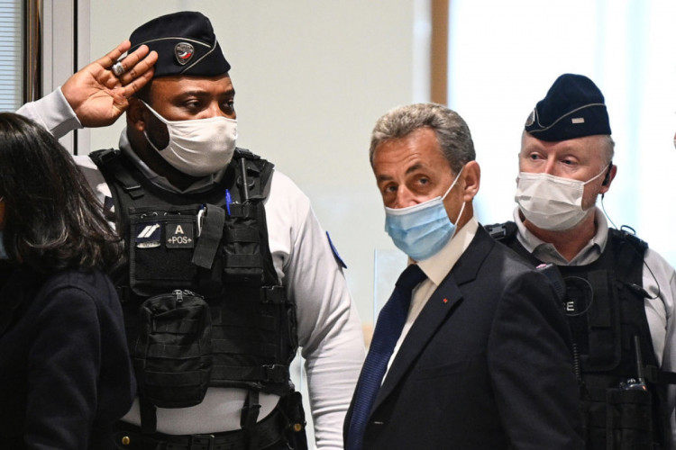 Ніколя Саркозі засудили до трьох років ув"язнення