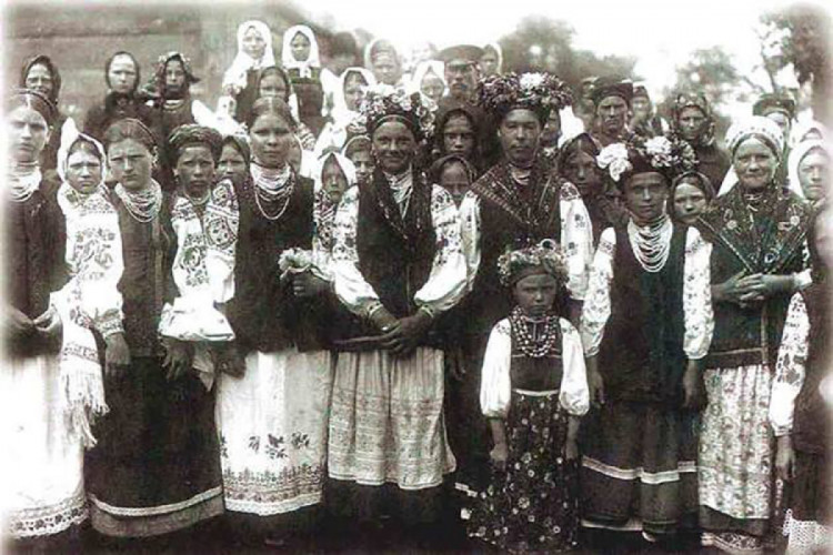 Найстаріша світлина весільного обряду в Україн1867 рік