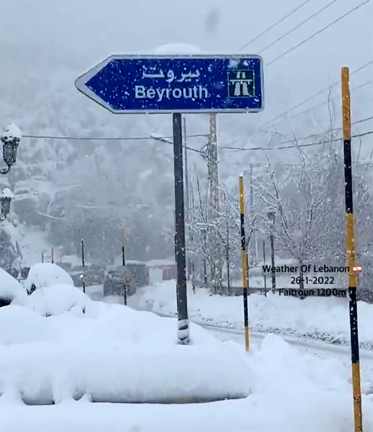 Заваленный снегом Ливан4
