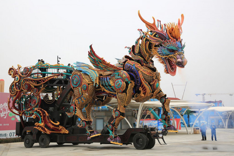 дракон в честь нового года в Китае
