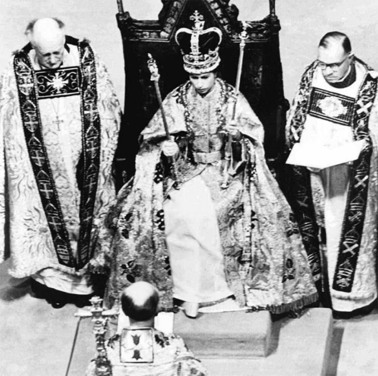 коронационное фото королевы Елизаветы