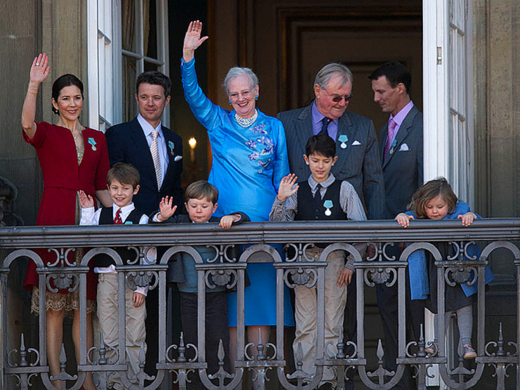 Королева Дании маргрете с семьей