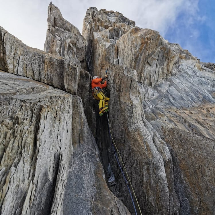 Скала, с которой украинские альпинисты вернулись домой в 2019 году